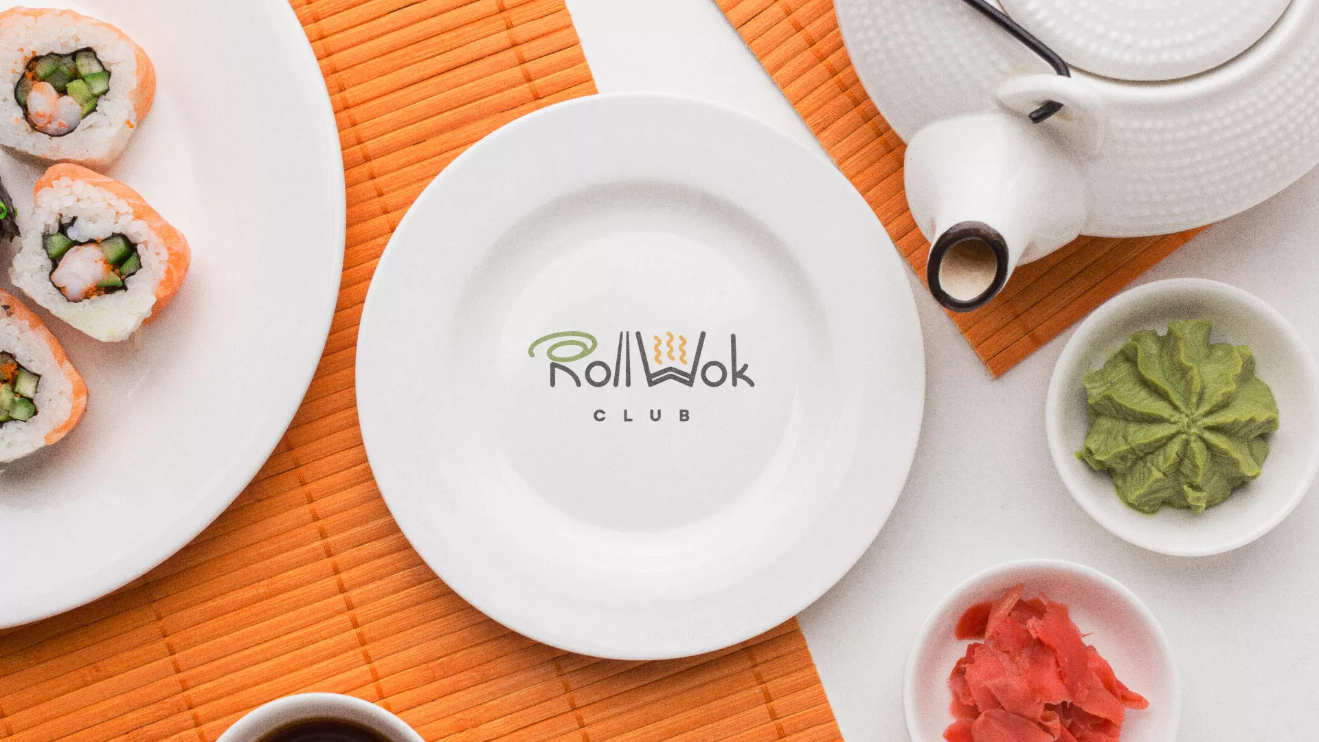 Разработка логотипа и фирменного стиля суши-бара «Roll Wok Club» в Алдане